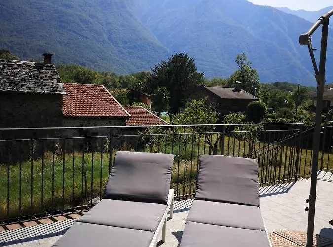 Feriehus La Casina Di Tati Mergozzo